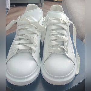Alexander McQueen Oversized Sneaker White/Black Size 44 No Box